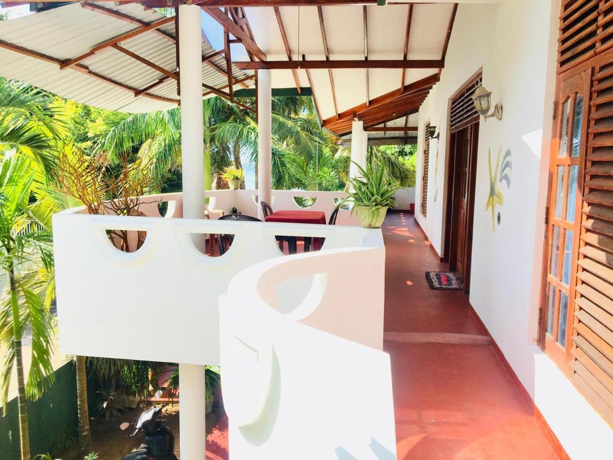 Sunrise Guest House & Restaurant Tangalle Exterior photo