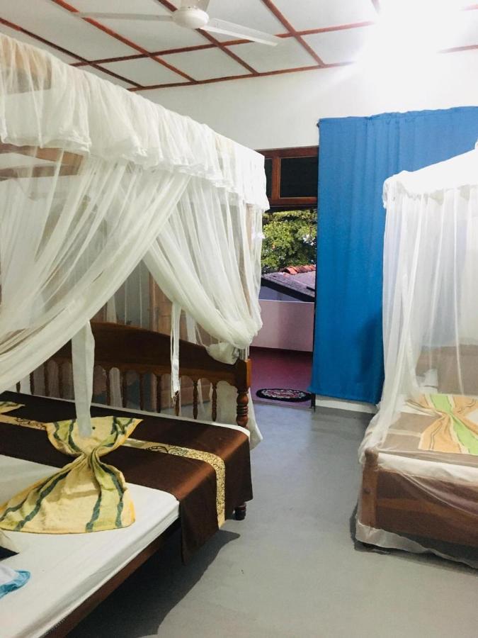 Sunrise Guest House & Restaurant Tangalle Exterior photo