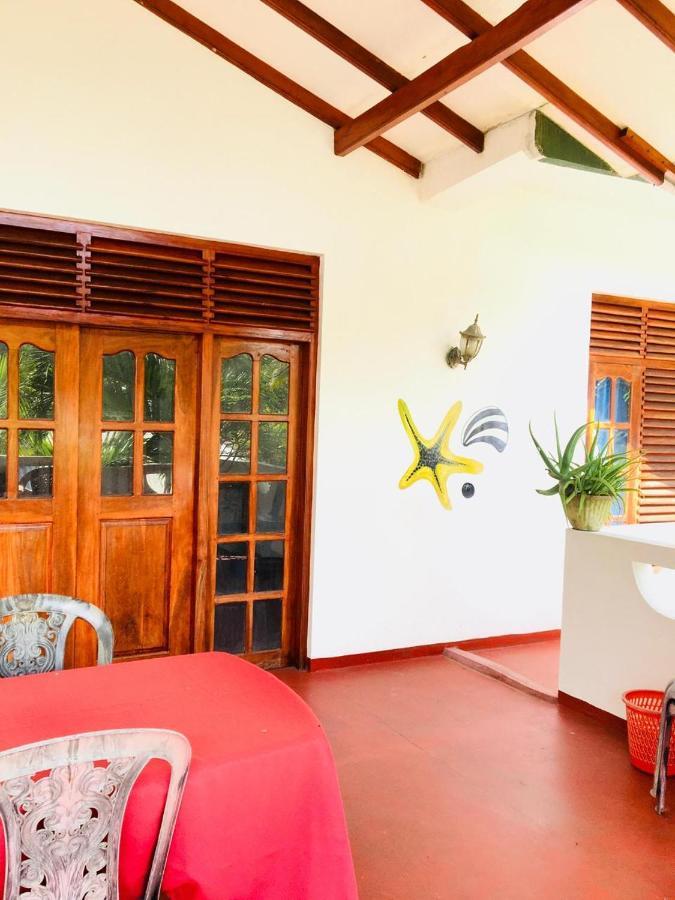 Sunrise Guest House & Restaurant Tangalle Exterior photo