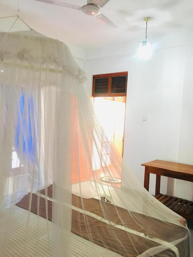 Sunrise Guest House & Restaurant Tangalle Exterior photo
